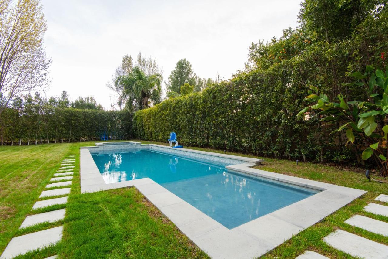 Woodland Hills Paradise Resort Style Home Los Angeles Exterior photo